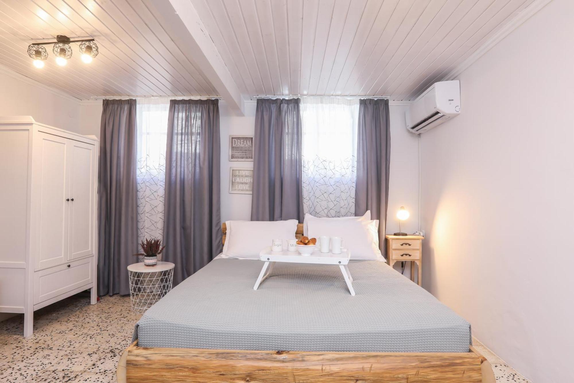 Joannas Sea-View Stone House Apartment Katavolos Exterior photo