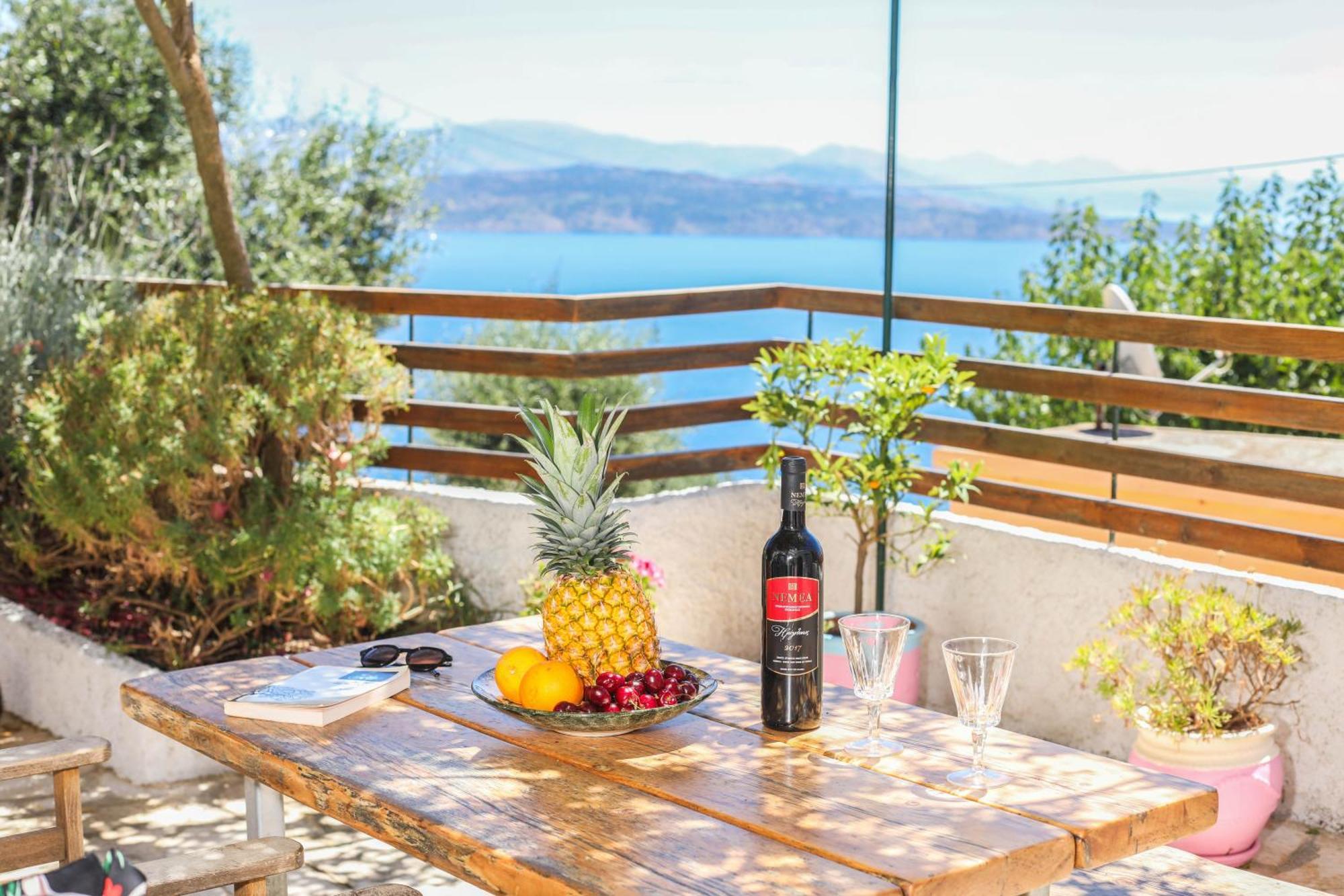 Joannas Sea-View Stone House Apartment Katavolos Exterior photo